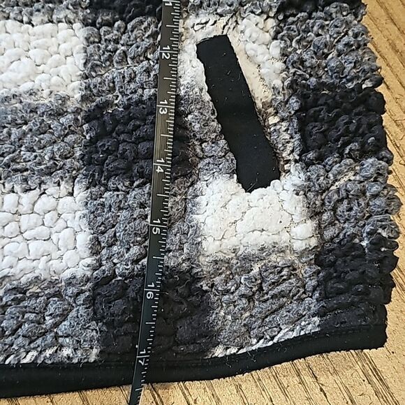 Epic Threads black and white fleece pull over sweater size 6 boys - Picture 6 of 11